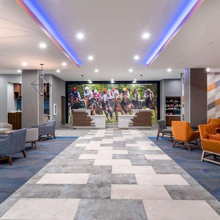 La Quinta Inn & Suites By Wyndham Louisville Ne - Old Henry Rd Екстериор снимка