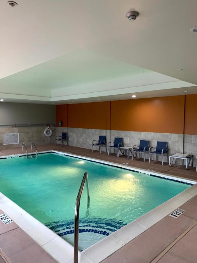 La Quinta Inn & Suites By Wyndham Louisville Ne - Old Henry Rd Екстериор снимка