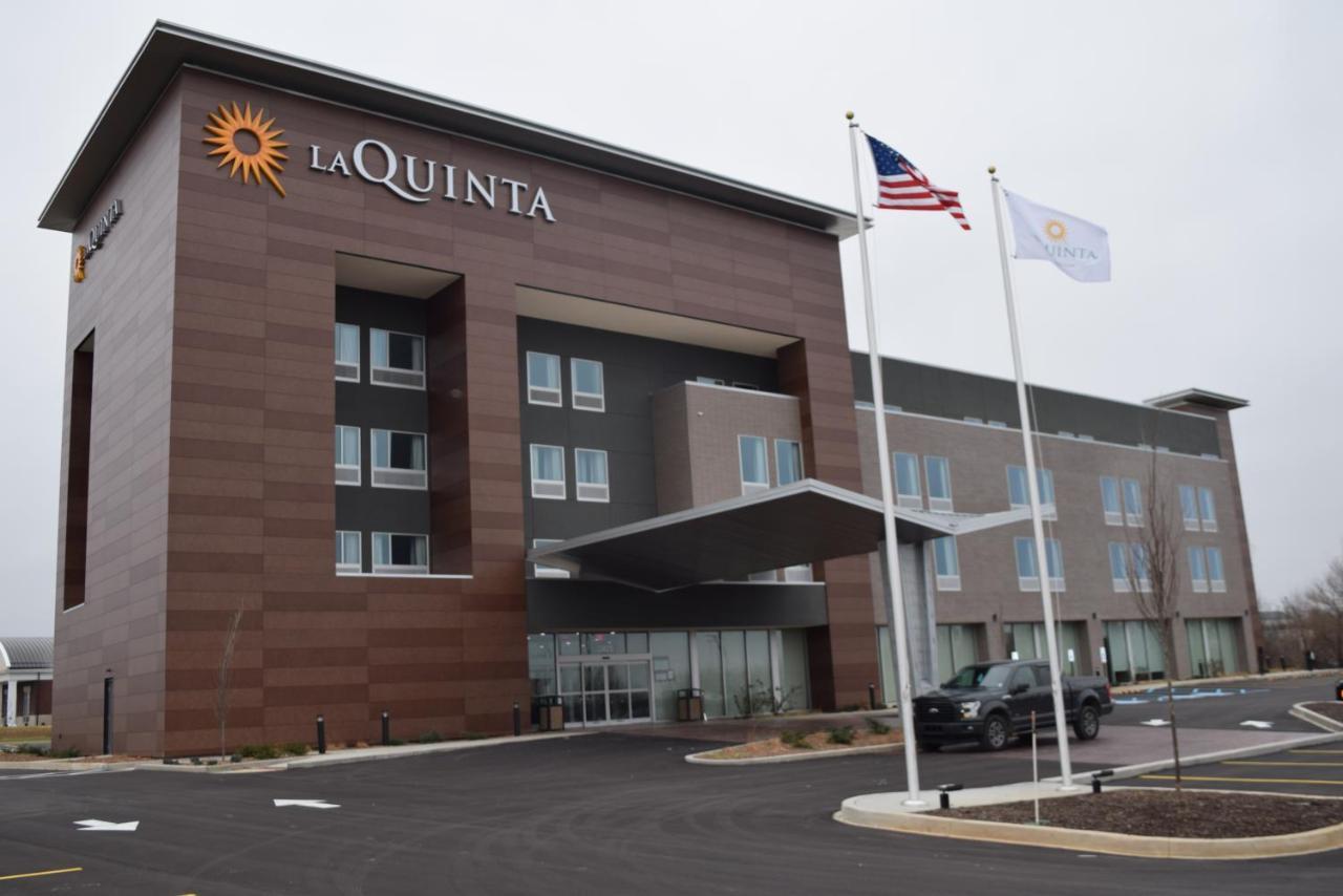 La Quinta Inn & Suites By Wyndham Louisville Ne - Old Henry Rd Екстериор снимка