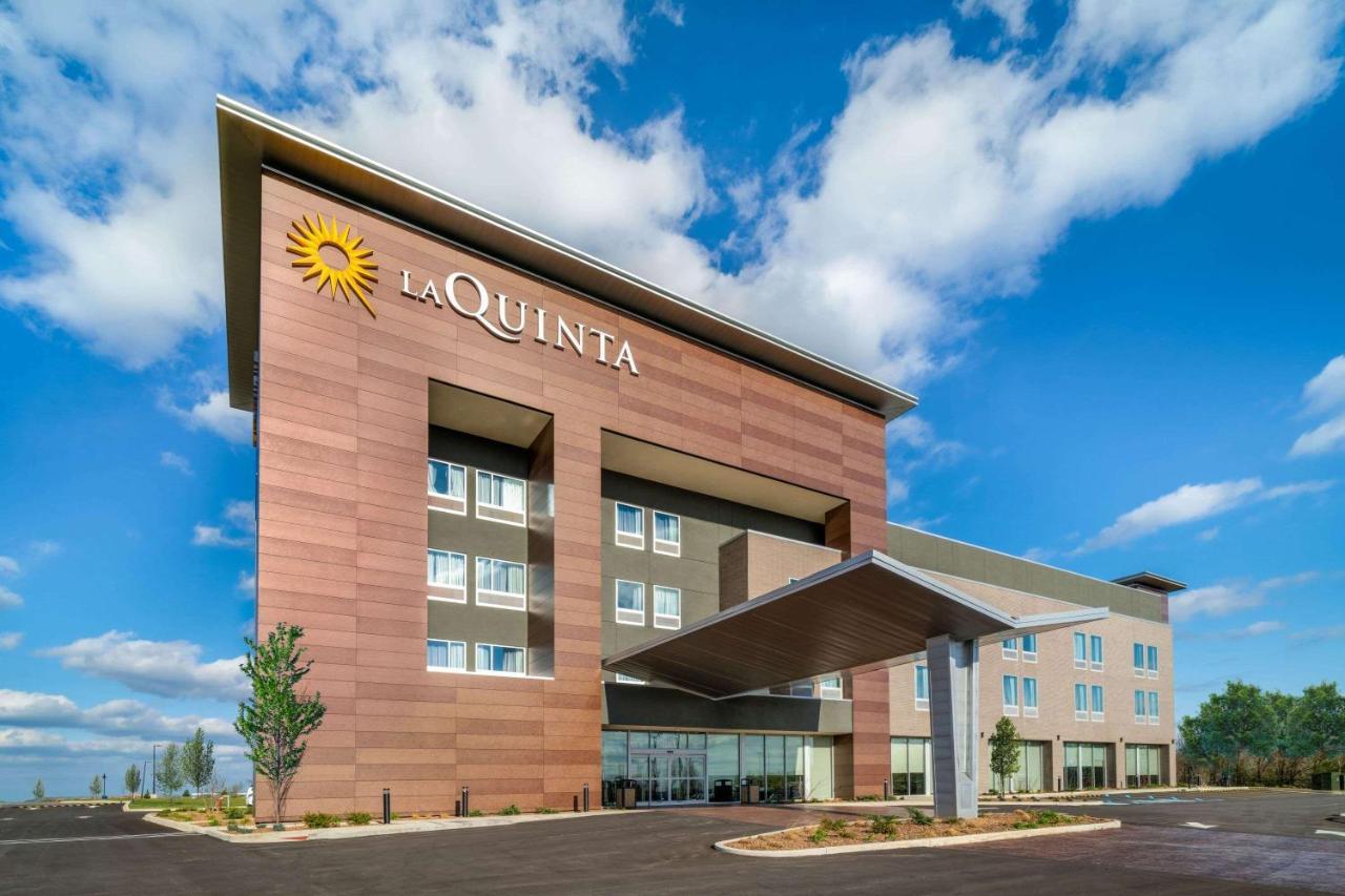 La Quinta Inn & Suites By Wyndham Louisville Ne - Old Henry Rd Екстериор снимка